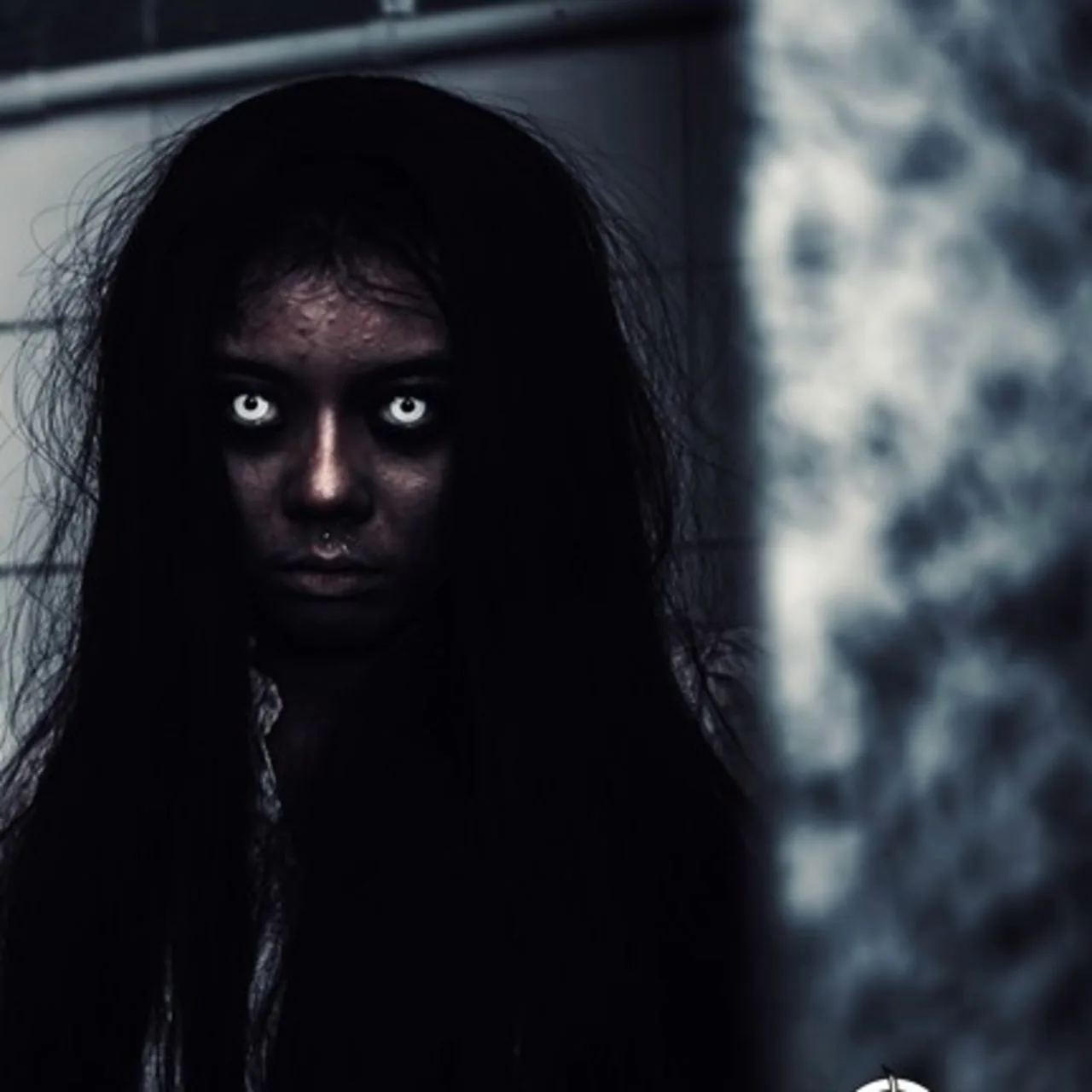 niña fantasma aeropuerto