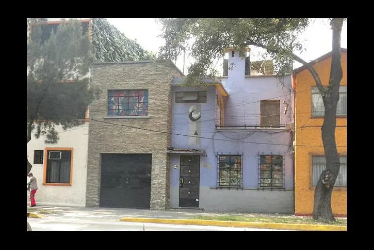 La Moira, Casa embrujada
