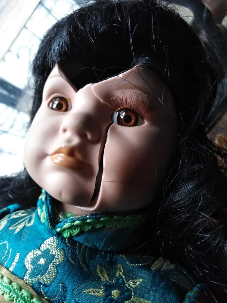 Una noche de terror - La muñeca de porcelana 1 muñeca de porcelana malevola
