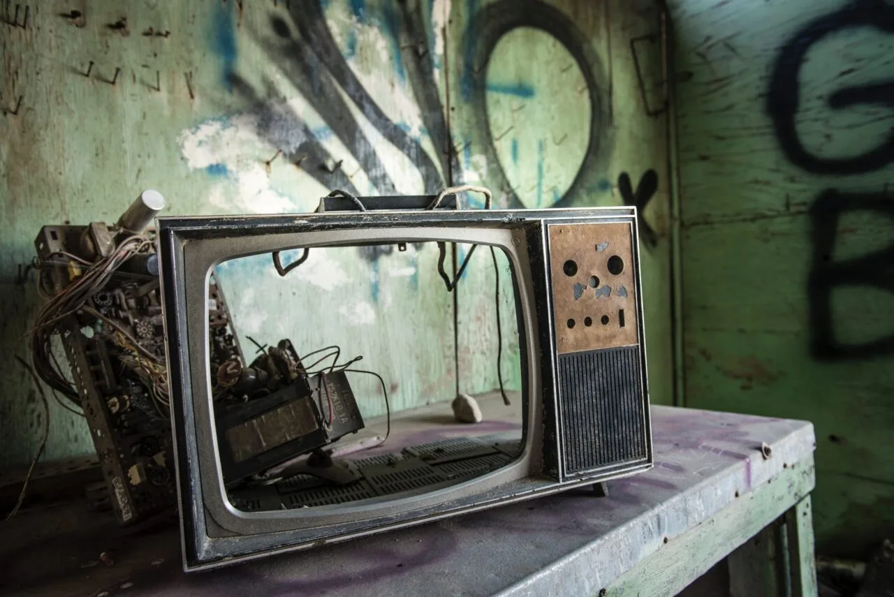 Historias De Terror Reales, Lugares Embrujados y Hechizos 291 El espíritu que salió de la TV